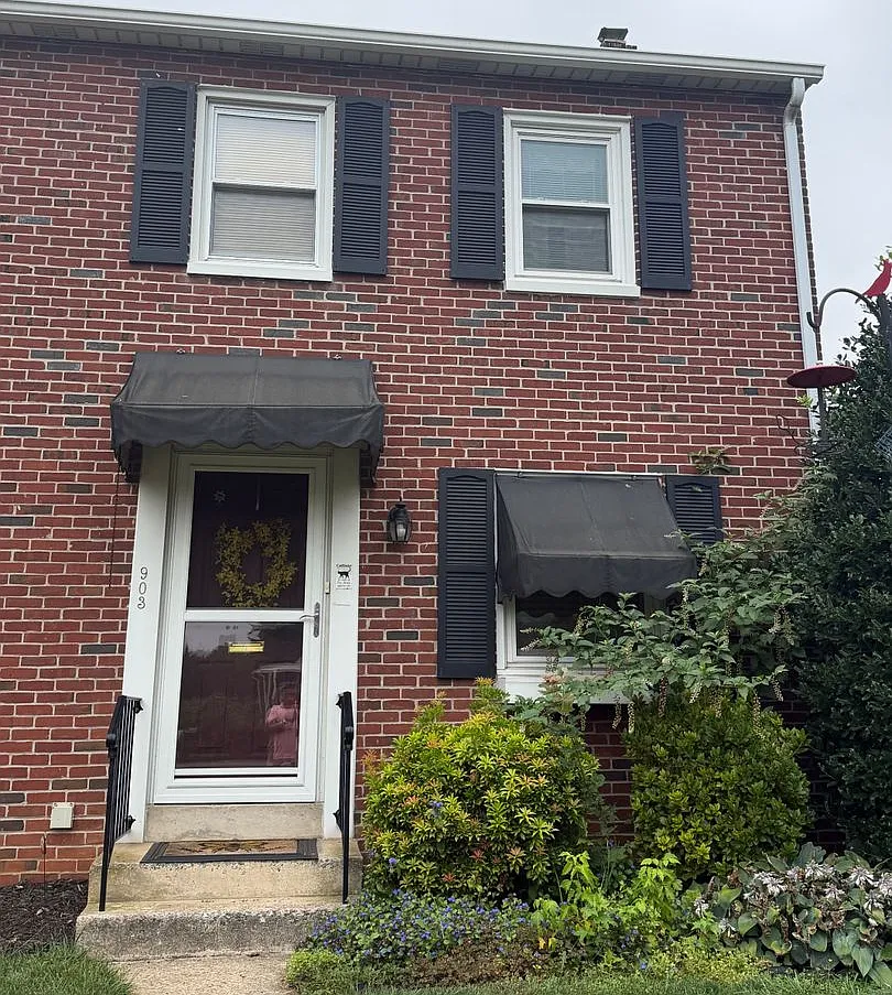 Available For Showing Now 3 Bedroom / 1 Ba — Photo 1