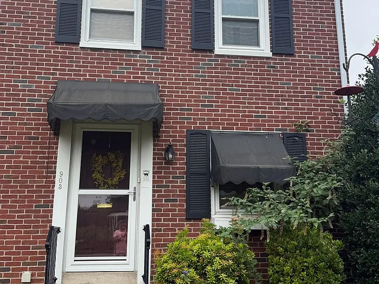 903 Green Ter — Photo 1