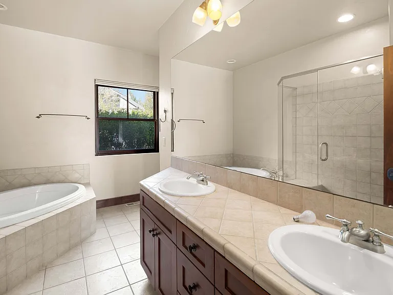 29 Primrose Rd — Photo 28