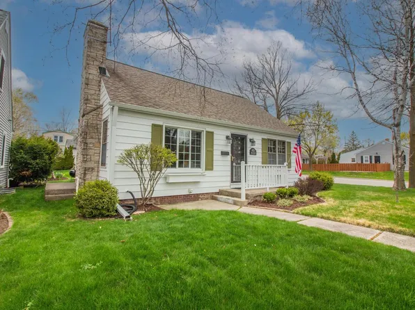 W62N359 Hanover AVENUE, Cedarburg, WI 53012