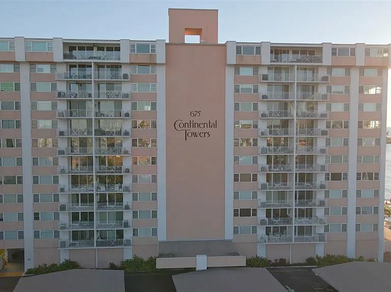 675 S Gulfview Blvd #606 — Photo 2