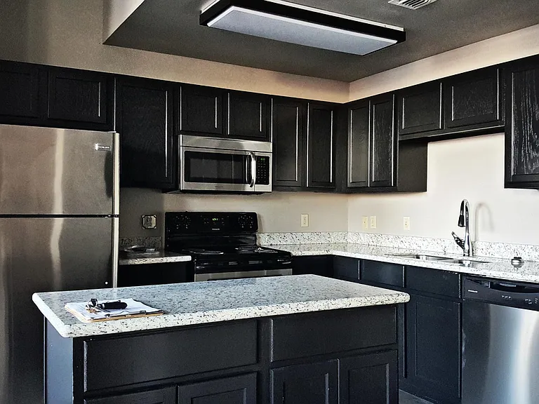 Nueces Lofts — Photo 8