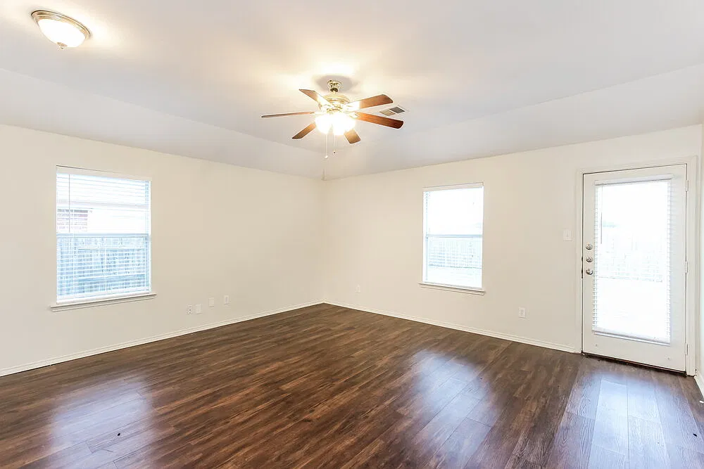 4 bed, 2.0 bath, 1530 sqft, $2,030 — Photo 4