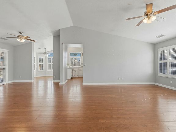 4th image of 3207 Juniper Court