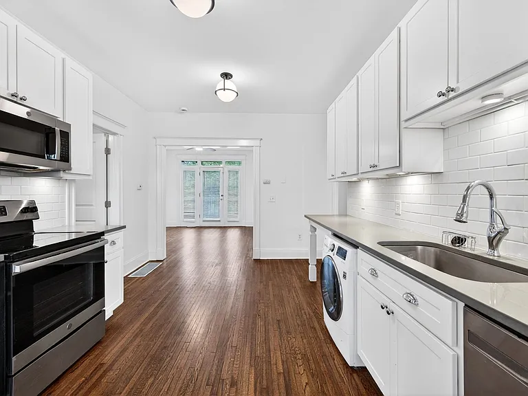 5750 Pershing Ave #1E — Photo 5