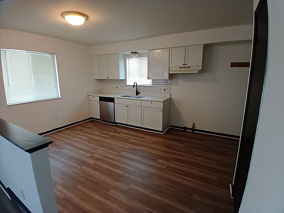 4th image of 22538A Brittany Ave
