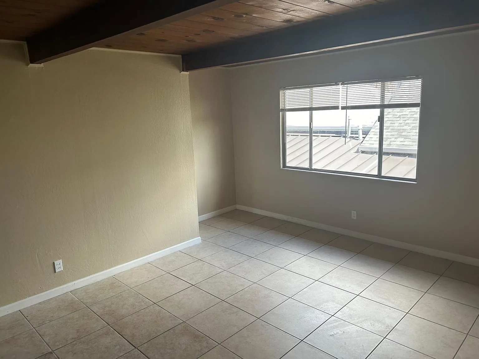 610 Clara St APT 4 photo 1