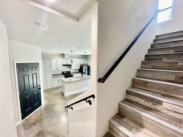 720 N Walnut St #8 — Photo 15