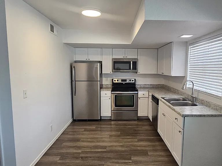 Hayden Crossing — Photo 11