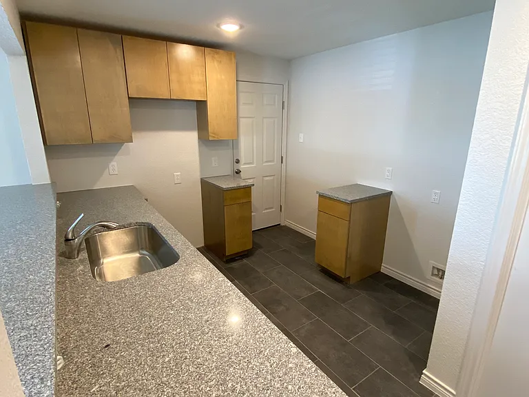 2215 Cincinnati Ave #201 — Photo 8