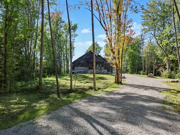 35 Young St, Kawartha Lakes, ON L0K 1W0