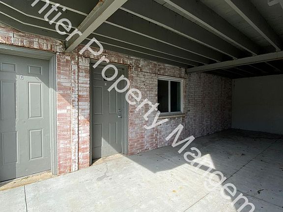 3rd image of 2201-2219-2221 Woodson Rd #2B-1BA-800SQFT