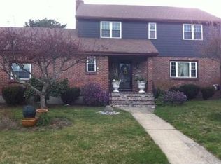 12 Mulberry Ln, Dedham, MA 02026