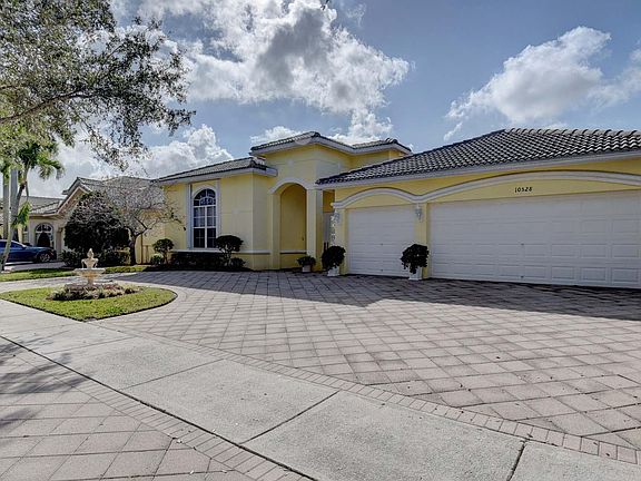3rd image of 10528 Oak Meadow Ln