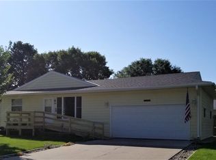 203 W 25th St, Yankton, SD 57078