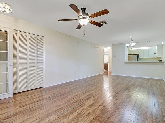 4th image of 76 Emerald Woods Dr APT L9
