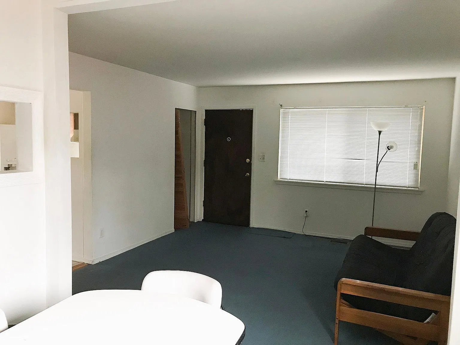 2 bed, 935 sqft, $900 — Photo 2
