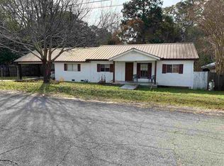 224 W Bell Ave, Mendenhall, MS 39114