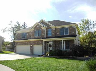 19 Hilltop Ln, South Elgin, IL 60177