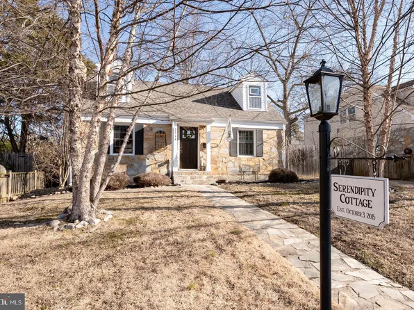 2514 Stone Hedge Dr, Alexandria, VA 22306