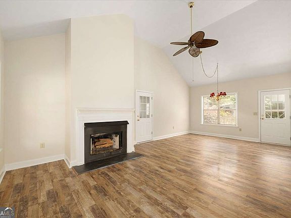3rd image of 488 Hammond Rd