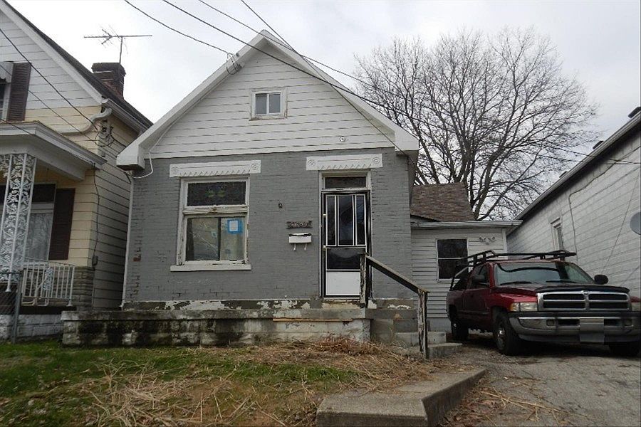 1st image of 5657 Prosser Ave