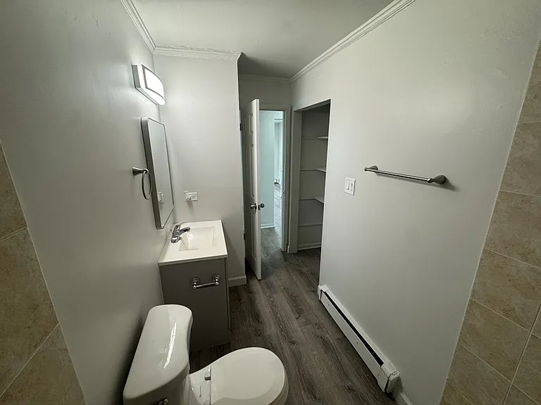 495 Madison Ave #3B — Photo 8