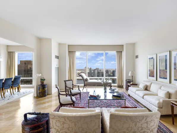 845 United Nations Plaza image 1 of 19