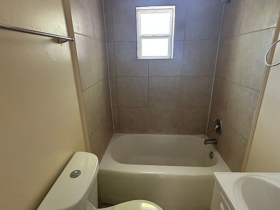 4th image of 1014 Douglass Ave APT 2