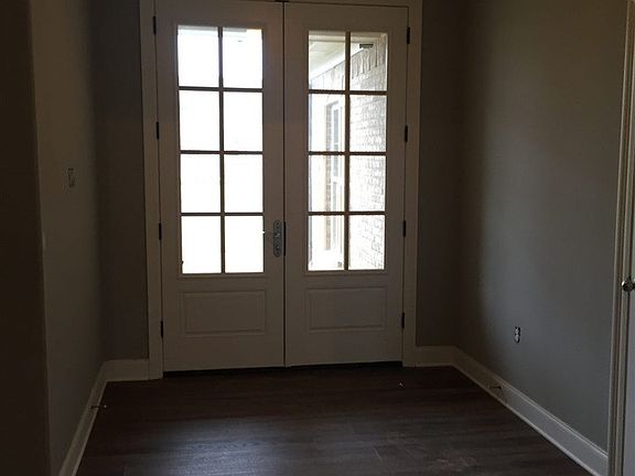 3rd image of 105 Cherrybark Dr