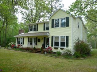 3266 Pine View Ln, Saluda, VA 23149