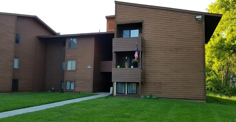 1st image of 337 Village Blvd N