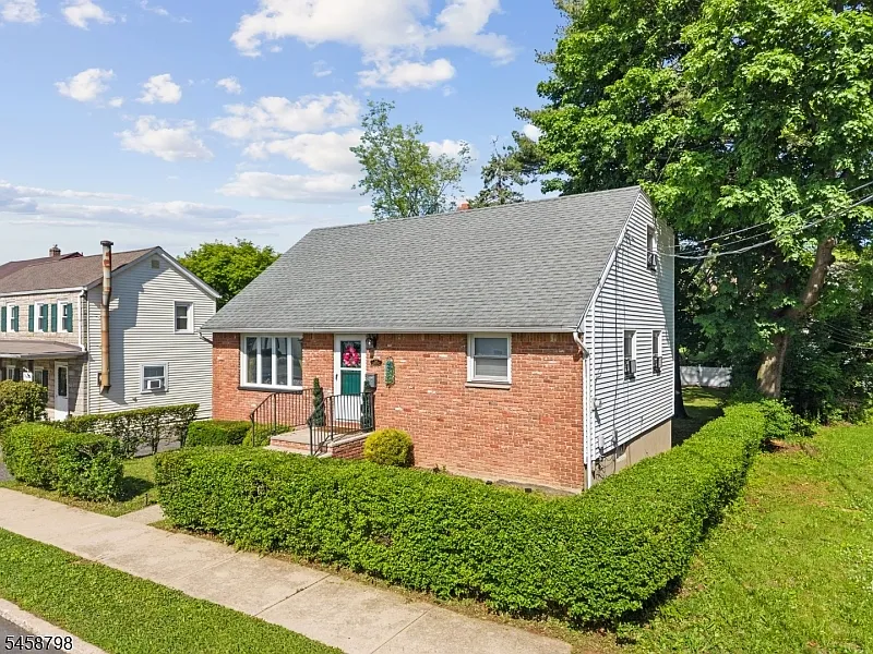 5 bed, 2.5 bath, $6,000 — Photo 3