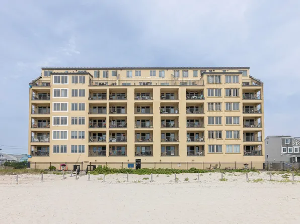 191 E Grand Avenue #203, Old Orchard Beach, ME 04064