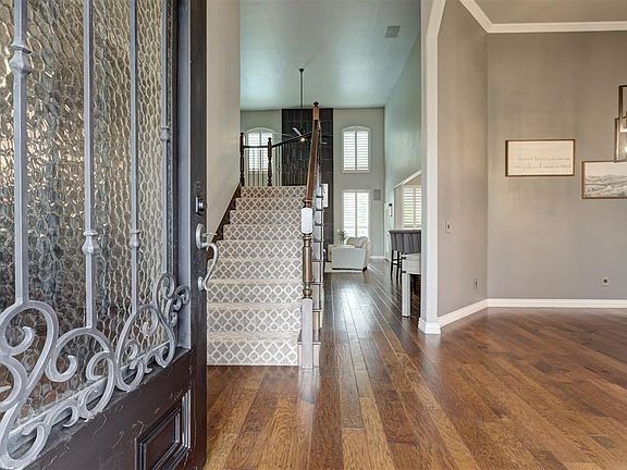 5th image of 2617 Warwick Pl