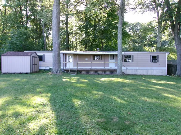 106 Russell Ln, Cabot, PA 16023