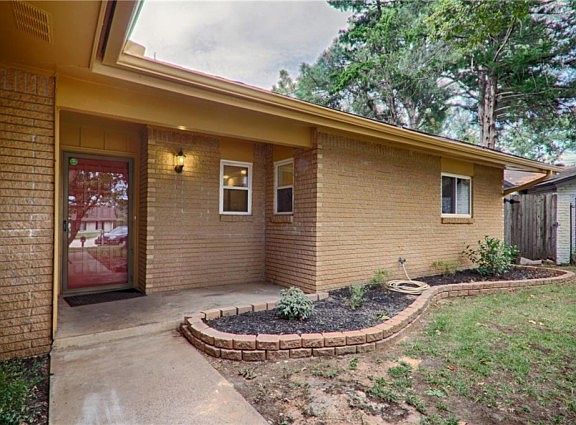 2nd image of 1408 Patricia Ave