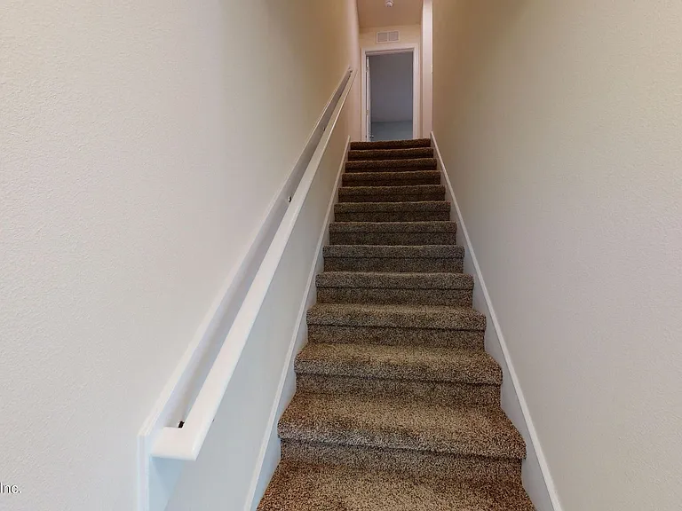 810 Capitol Pkwy — Photo 10