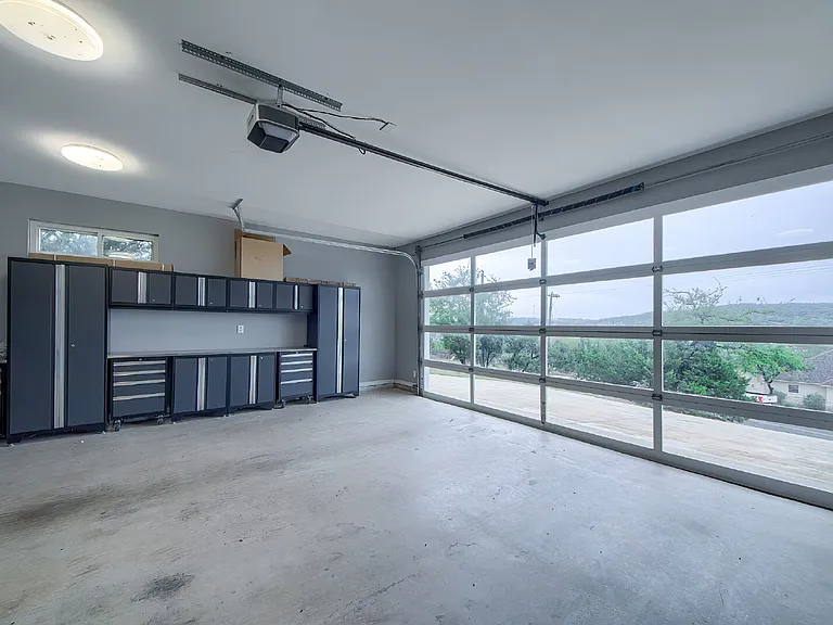 714 Misty Water Ln — Photo 31