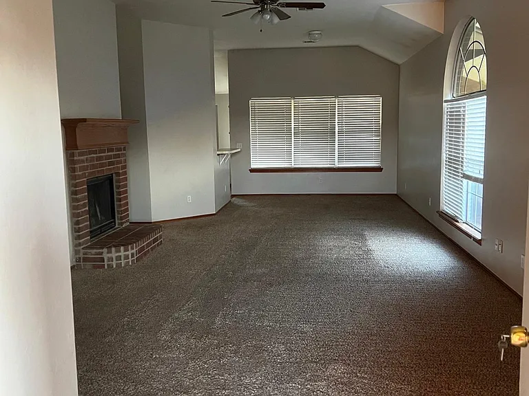 2021 Cedar Meadow Ln — Photo 4