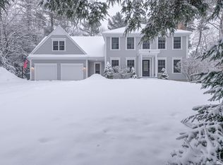 5 Quaker Ln, Falmouth, ME 04105