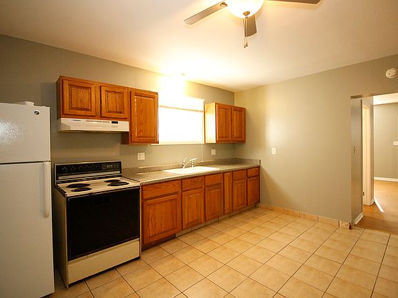 4th image of 3162 N Pierce St #3162