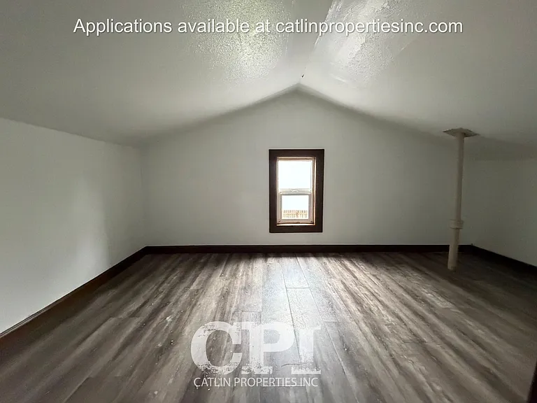305 Rosewood St — Photo 17