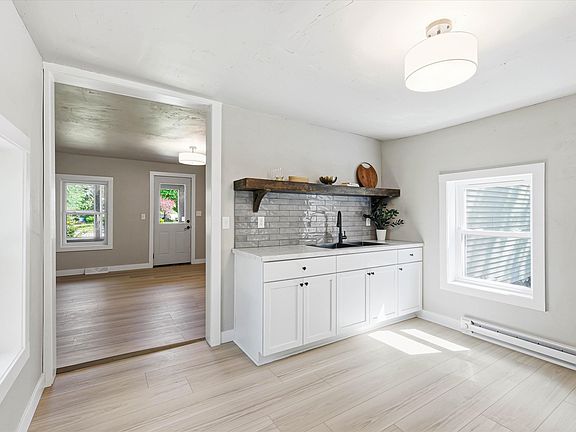3rd image of 600 Royalton St