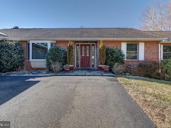 5th image of 209 Fairway Dr