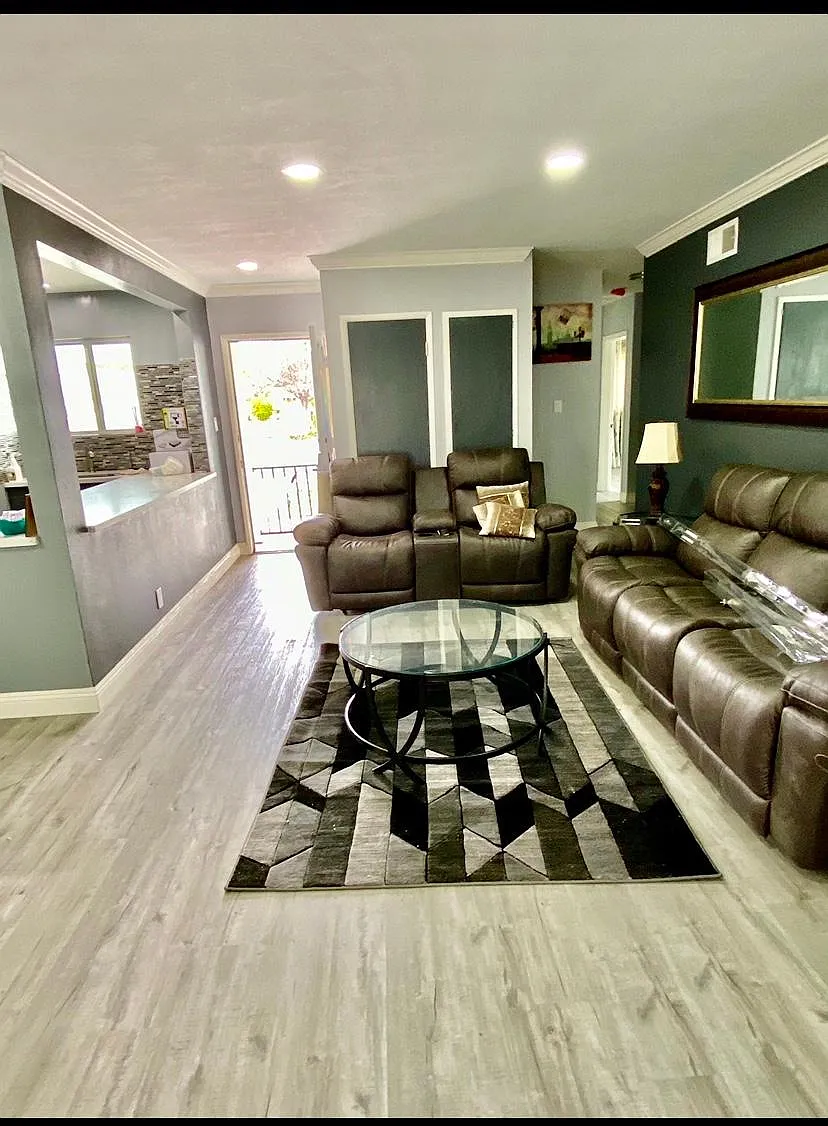 17802 Bailey Dr — Photo 3