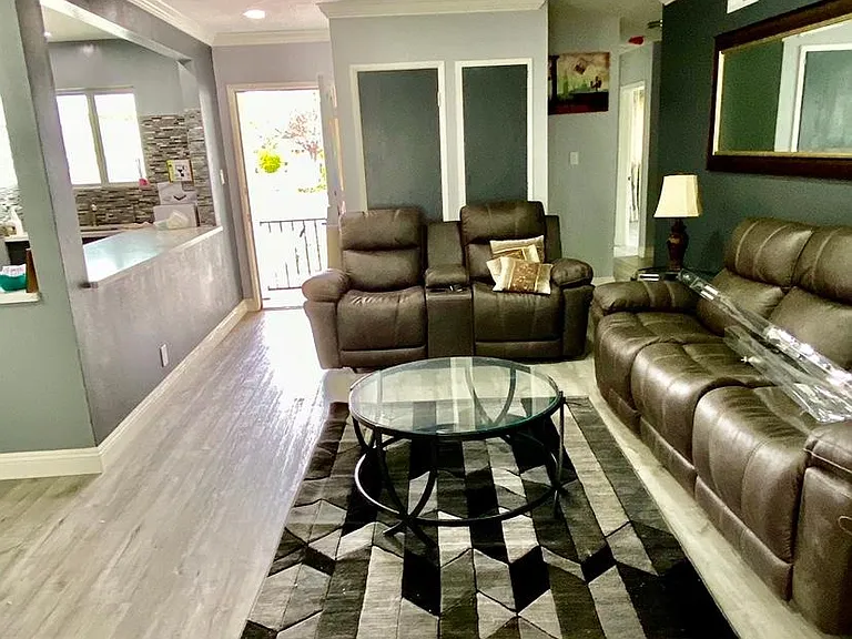 17802 Bailey Dr — Photo 3
