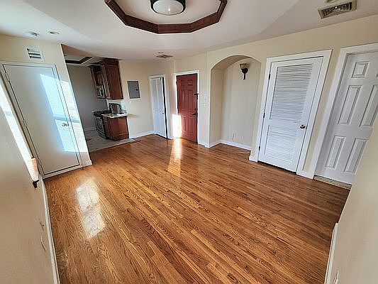 1st image of 547 Hicks St Floor 2