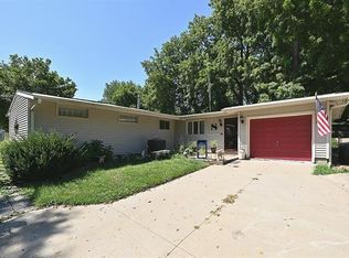2214 S 28th St, Saint Joseph, MO 64503