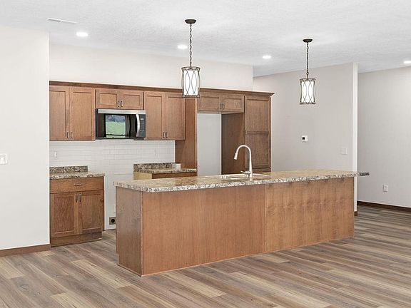 4th image of 445 White Tail DRIVE